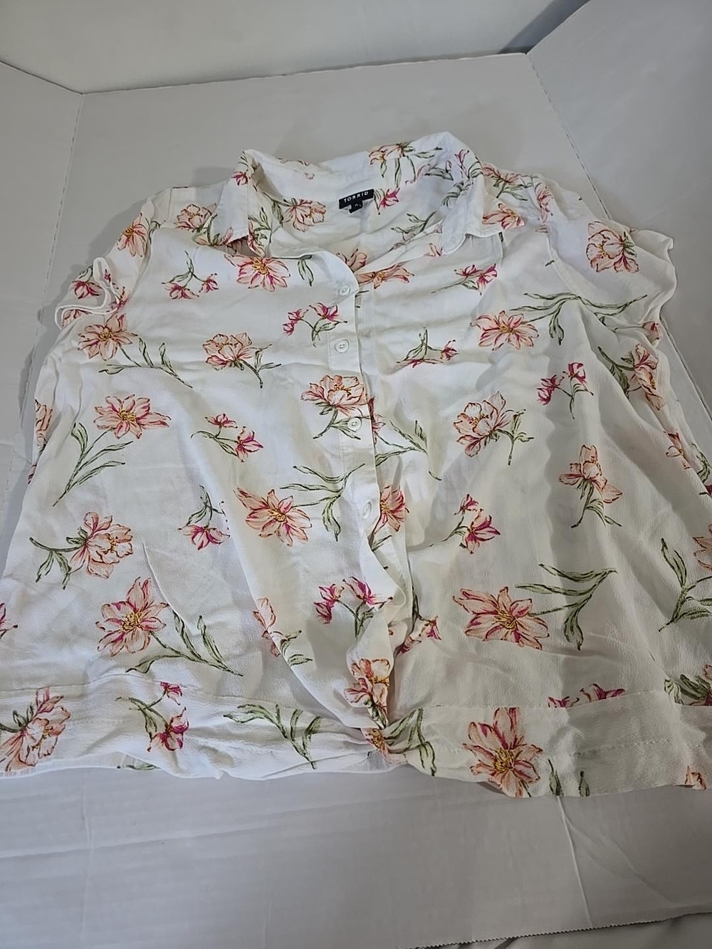 torrid White Floral Button-Front Blouse with Pink & Green Accents